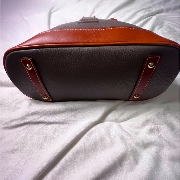 Dooney & Bourke Darcy Satchel. Elephant/Grey/Mushroom and Brown Leather Bag - Picture 3 of 7